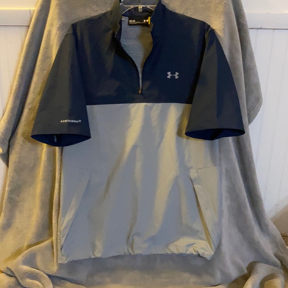 Men’s Under Armour Shirt